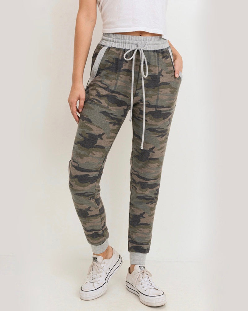 GREENGREYCAMOPRINTJOGGERSWITHANELASTICIZEDDRAWSTRINGWAIST0.jpg