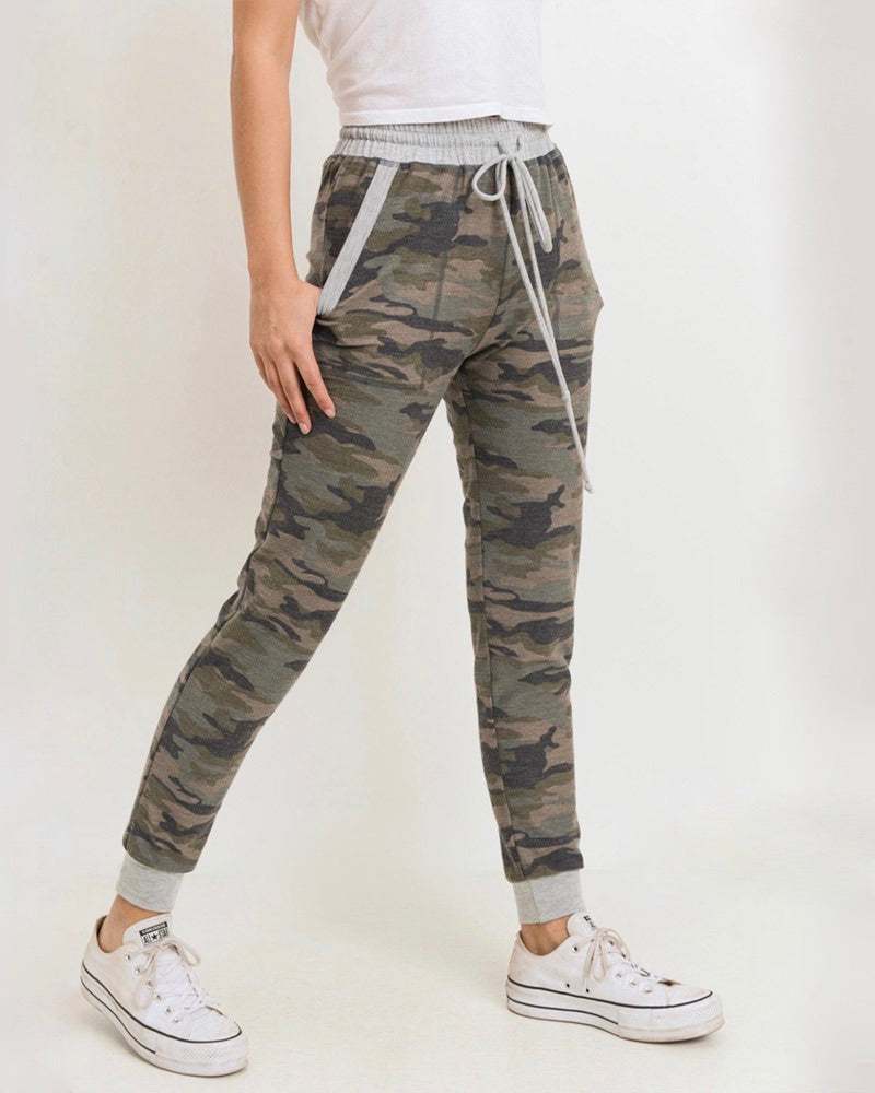 GREENGREYCAMOPRINTJOGGERSWITHANELASTICIZEDDRAWSTRINGWAIST1.jpg